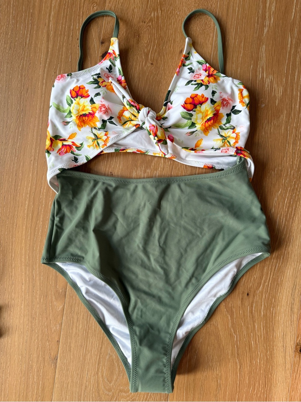 Floral Knot Front Two-Piece One-Piece Style Swimsuit - Olive & White